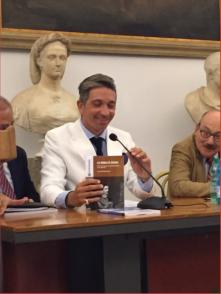 Sala Protomoteca del Campidoglio Emilio Petrini Mansi della Fontanazza presenta gli atti del III Convegno di Diritto Nobiliare dove è presente la relazione sul Patriziato lucchese